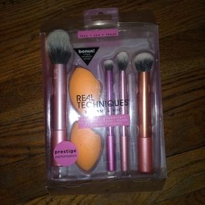 Real Techniques Make Up Brush set